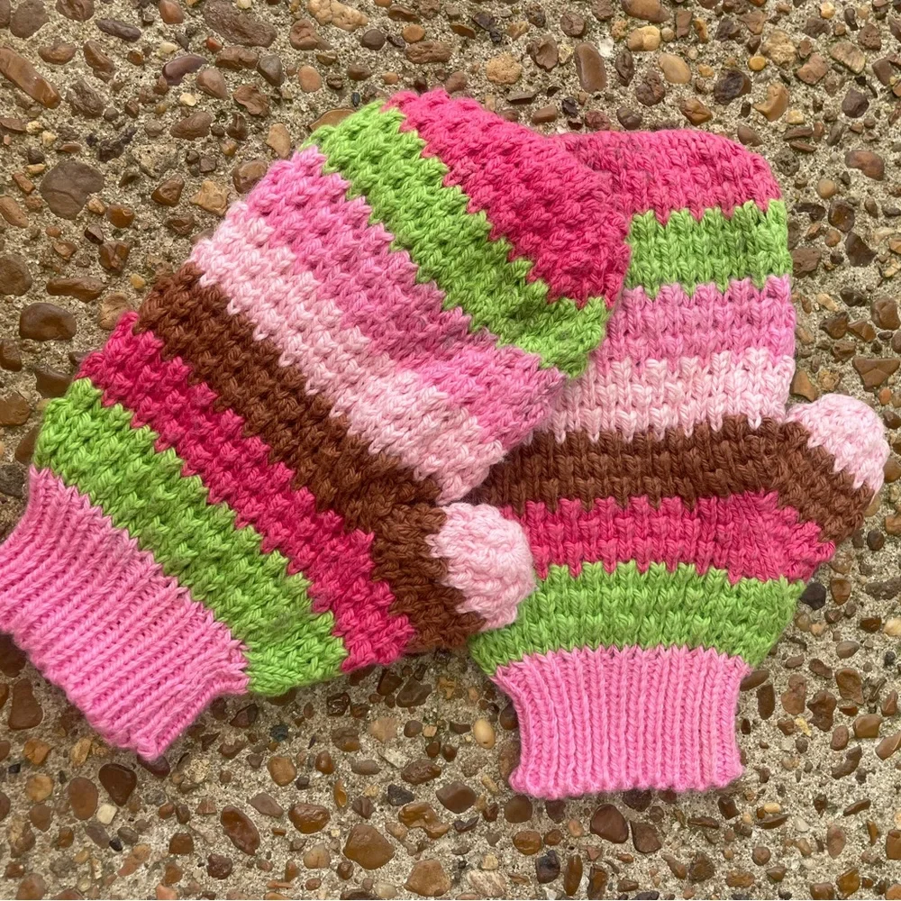 Mittens - young colors. Kids /M. Like new.